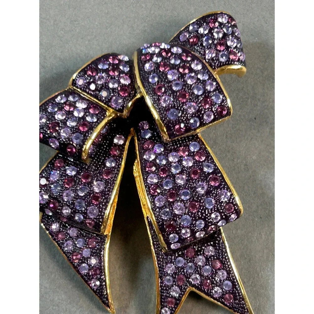 Joan Rivers Purple Pink Rhinestone Bow Brooch Gold Tone Classics Collection Pin